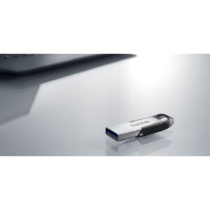 SanDisk Ultra Flair USB flash drive