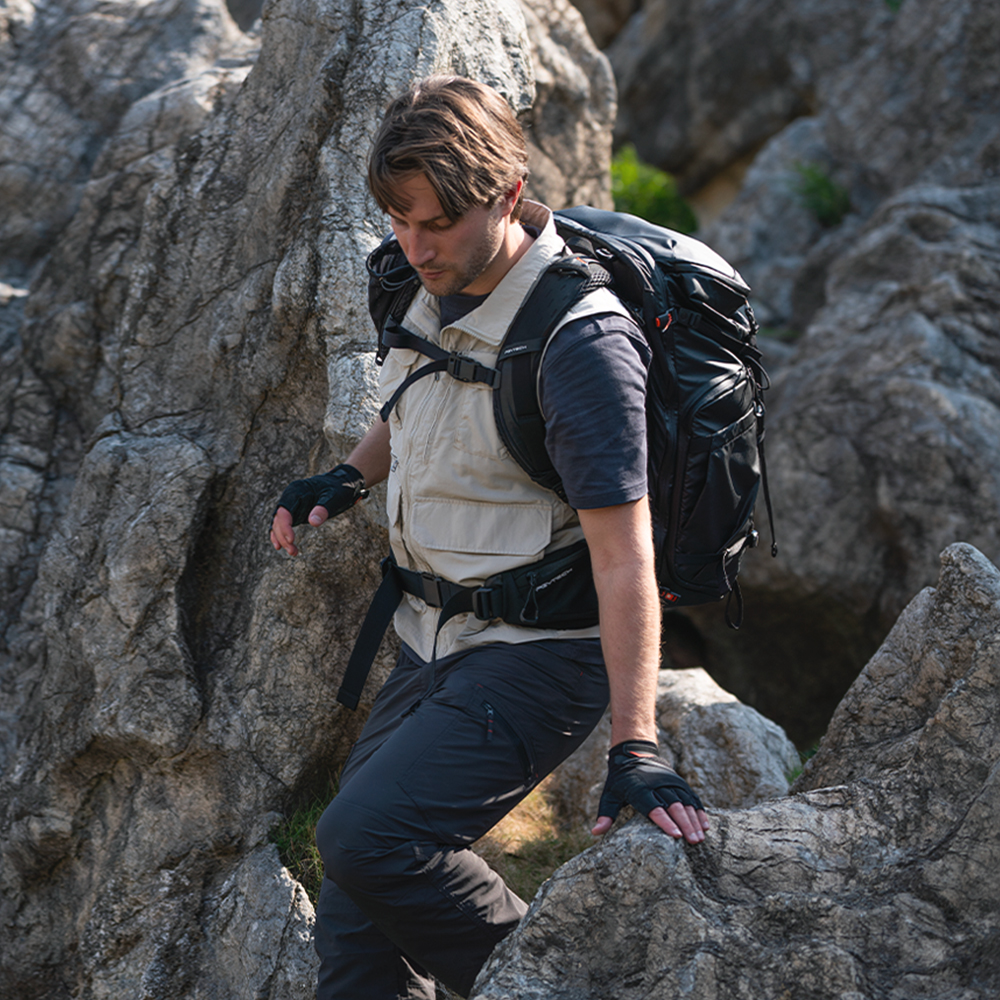PGYTECH OnePro Flex Backpack 40Lï¼Space Blackï¼+ Camera Insert L - Imagen 2
